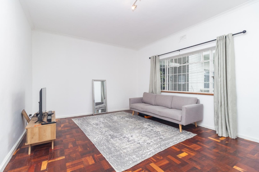 2 Bedroom Property for Sale in Vredehoek Western Cape